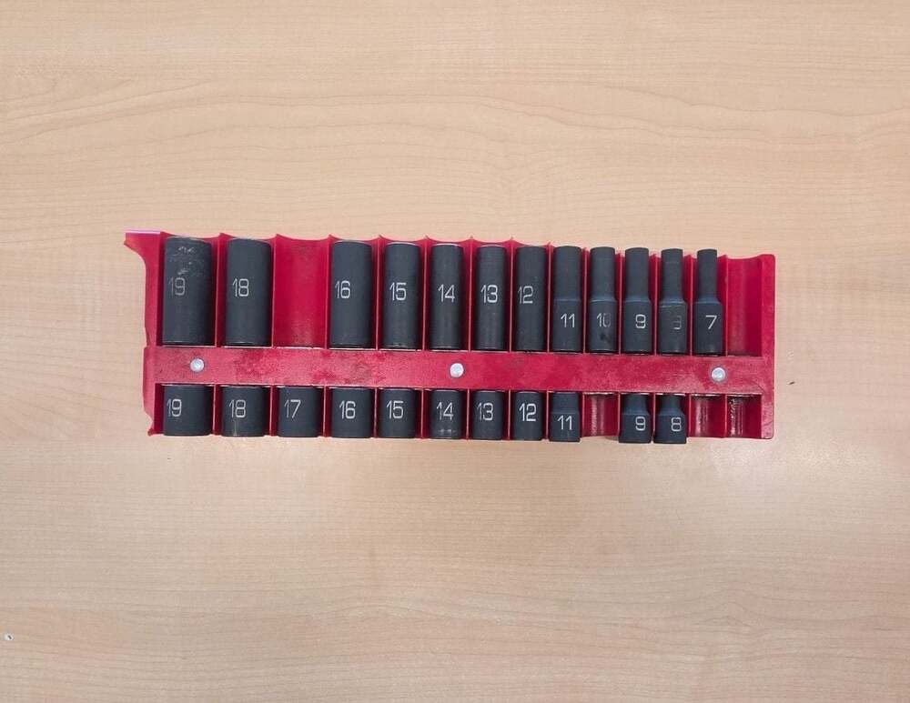 MATCO ADV Metric Impact Socket Set with Red Rail Magnetic Rail Missing Sockets!